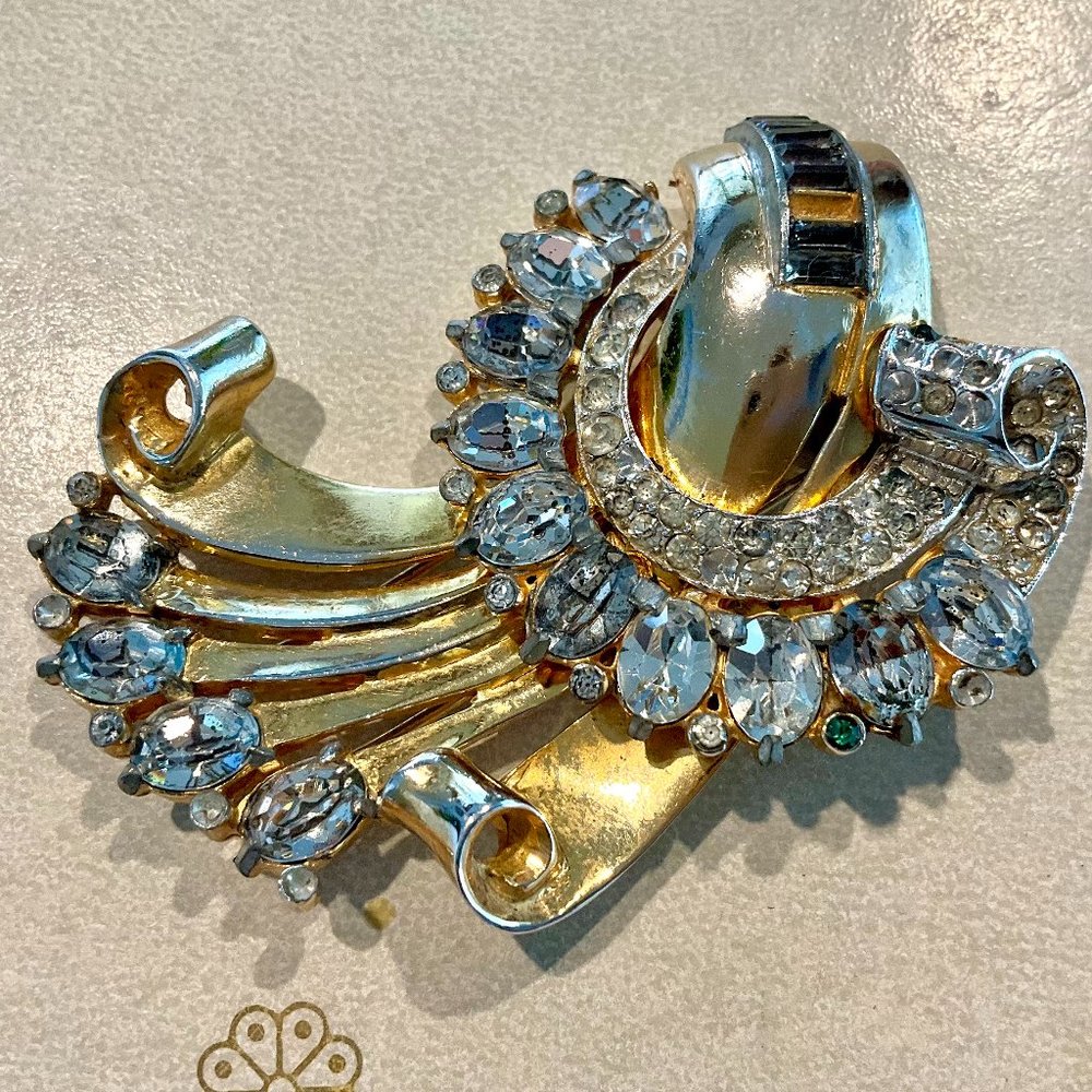Coro Craft Sterling Retro Rhinestone Fur Clip